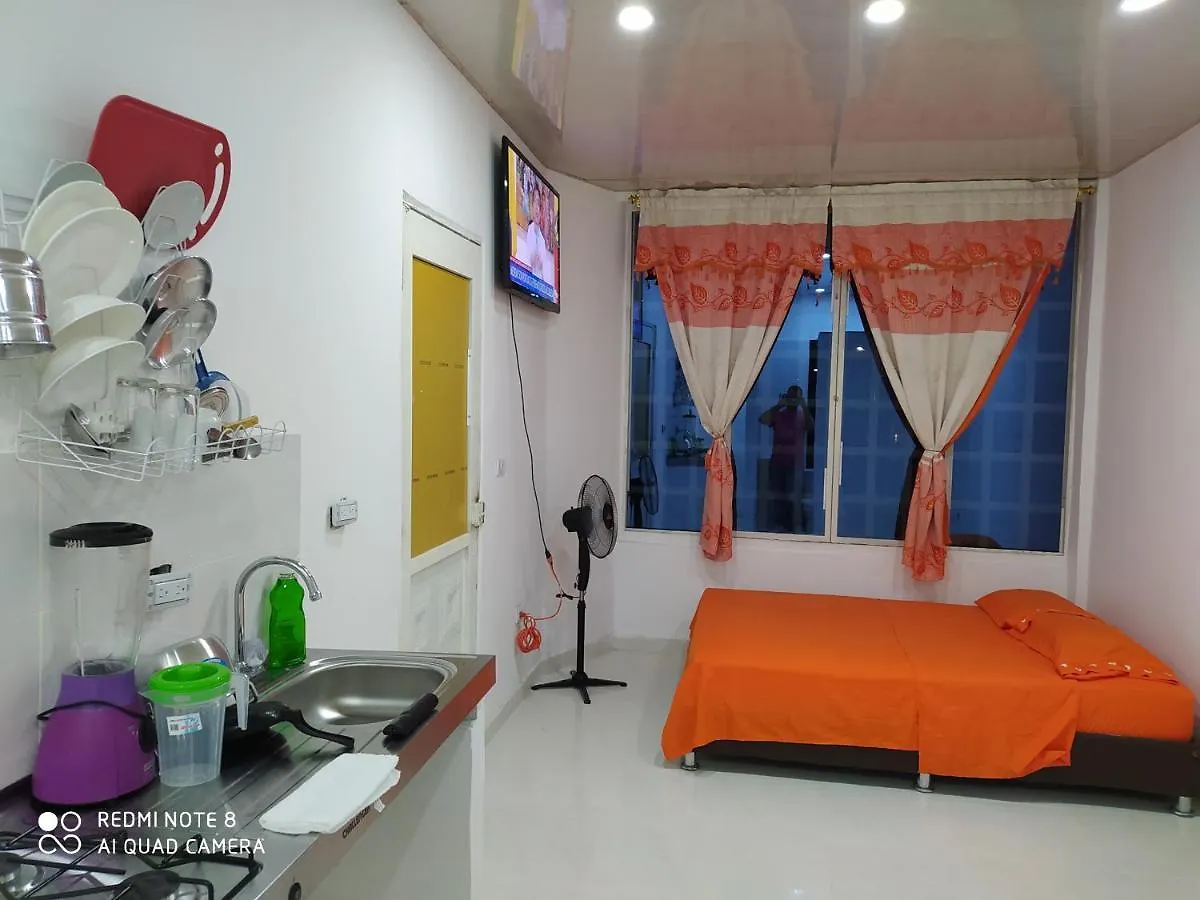 Apartaestudios El Descanso Cali 0*,